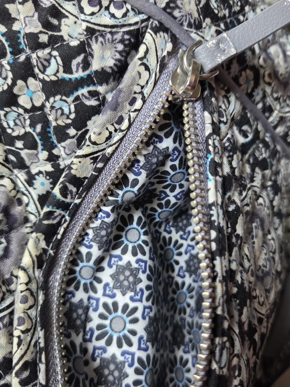 Women’s Vera Bradley Floral Pattern Zip-Top Bag - Blue